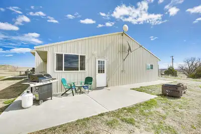 Image de 2 Mi to Dtwn Buffalo: Mtn-View Retreat w/ Patio!