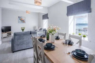 Image de Beach Haven Hideout - 2 Bedroom - Milford Haven