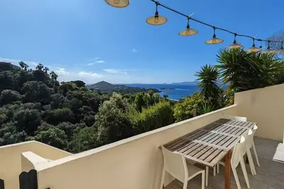 Image de Villa Familiale Superbe vue mer et Couchers de Soleil