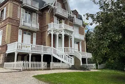 Image de La mer et le centre ville à 7 minutes à pieds avec le calme de la campagne