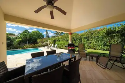Private Tropical Oasis With 2 Bedrooms in Casa Linda