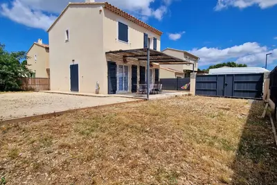 Image de Location d'une villa au coeur des Alpilles, dans le joli village de Maussane.
