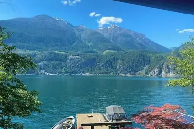 Image de Waterfront private Getaway on Anderson Lake