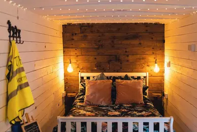 Image de The Horrrsebox Tinyhouse🐎\nQuirky romantic Tiny House with Hottub In Ireland.
