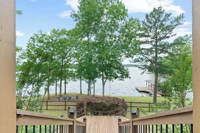 Image de Turning Leaf, Sleeps 10, Big Water, Great fishing!