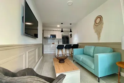 Cozy Apartment with a local touch. Pet- Friendly!