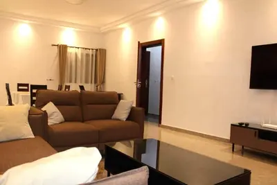 Appartement meuble 3 pièces Etage1 Groupe électrogène et parking