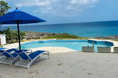 Image de Luxury Oceanfront 3 Bedrooms/3 Bathrooms Penthouse