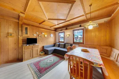 Image de Appartement \"Michaela A Vinigo\" avec vue sur les montagnes, terrasse privée et Wi-Fi