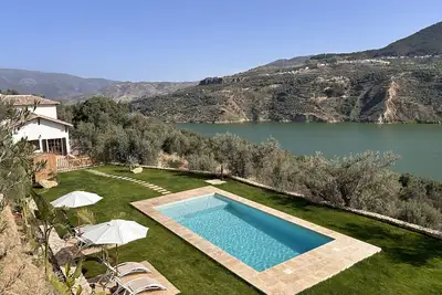 Image de Villa 'Mirador Del Lago' avec vue sur le lac, Wi-Fi et climatisation