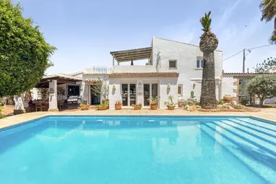 Image de Villa 'La Siesta' avec vue sur les montagnes, piscine privée et Wi-Fi