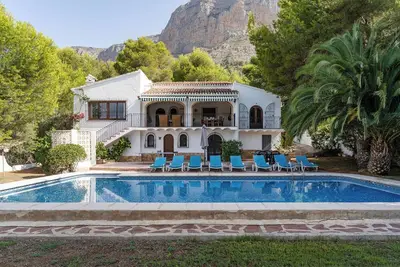 Villa 'Rosa' avec piscine privée, terrasse partagée et Wi-Fi