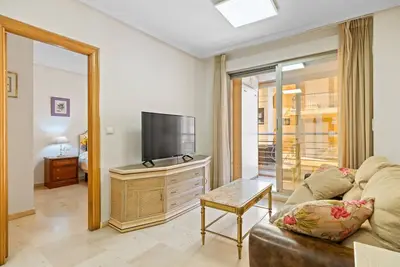 Image de Appartement 'Paseo Juan Aparicio Torrevieja' avec balcon et climatisation