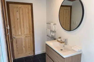 Image de Two bedroom completely renovated quintessential Waiheke Bach