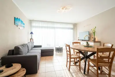 Confortable appartement pour 2 personnes avec Wifi, Tv, balcon et parking