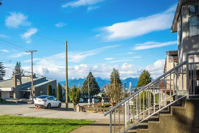 Image de Welcome to Main floor 2 Bedrooms Suite B &10 minutes walk from Metrotown Mall