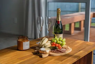 Image de Home Sweet Home with Wi-Fi