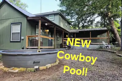 Image de The Eclectic - \"Treehouse\" and \"Bunkhouse\"