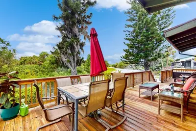 Image de 3 separate riverfront vacation homes combined with amazing water views