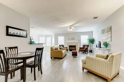 Image de Fantastic Remodeled Cozy Home Great for Extended Stays! Has a bunk room too!