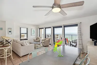 Image de New Listing! |Oceanfront 3br |Corner Unit 5th Floor |Pool | Spacious Balcony
