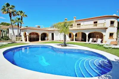Bahia - Spacieuse villa familiale avec piscine privée à Moraira
