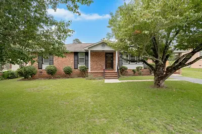 Image de Modernized 3br home with spacious backyard minutes away from Ft Jackson