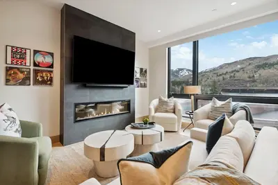 Image de One Riverfront Condo 306