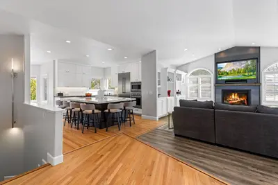 Image de Serene Reno Retreat | Luxury With Hot Tub & Pool