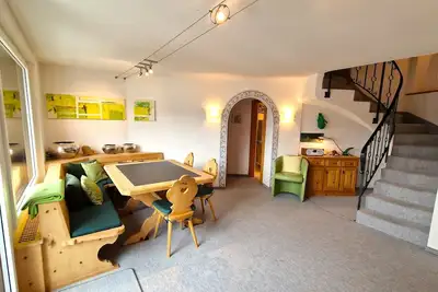 Image de 5 1/2-room attic apartment; dining and living room; magnificent view