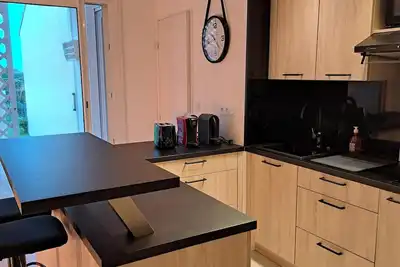 Image de Appartement à 50m de la plage front de mer avec jardin et parking sécurisés