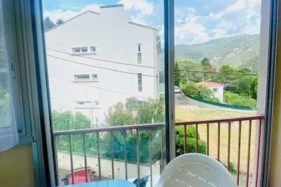 Studio cosy avec balcon, parking privé, proche thermes et centre ville, à Amélie-les-Bains