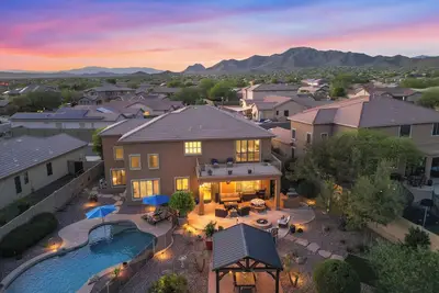 Image de Outdoor Oasis |  Pool | Spacious | Pets ok!