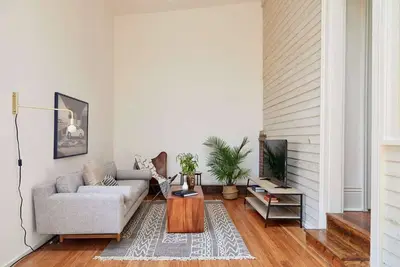 Image de Roami at The Mandeville | Two Bedroom w/ Balcony