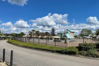 Image de Location charmant mobil home dans camping 5 étoile à côté de la mer