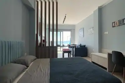 Image de Charaki Escape Chic Studio with Seafront Patio