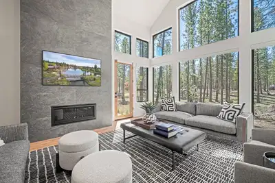 Image de Forestbrook Stay with Hot Tub, Outdoor Patio & A/C