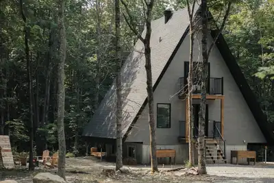 Image de Retraite en forêt Tremblant Aframe, Spa Scandinave