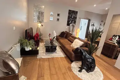 Image de Charmant appartement romantique avec Jacuzzi proche de Disney