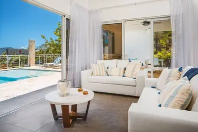 Villa Santorini - 2-bd Luxury With Private Pool