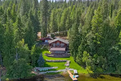 Image de Luxury Lakefront Retreat