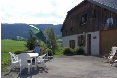 Image de Gite 1 Chambre pour 2 Personnes et Coin Salon avec Banquette Convertible pour 2