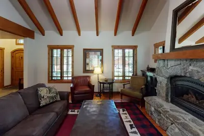 Image de Serene Cottage | Ski-In/Ski-Out Private Hot Tub