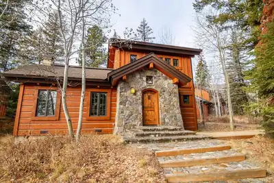 Image de Peaceful Cottage | Ski-In/Ski-Out, Private Hot Tub