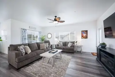 Image de Rooftop Deck! Game Room! 11 Ppl!