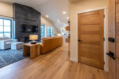 Image de Elevated Condo in The Village|Top Floor|Balcony