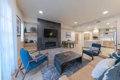 Image de Exclusive Condo|Best view of Plaza, Golf Course and Lake