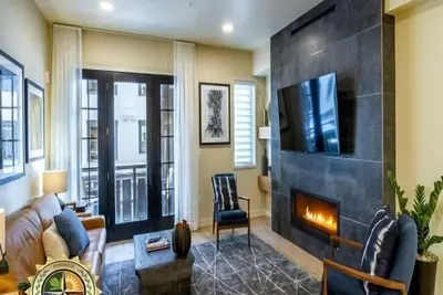 Image de Modern Condo|Conveniently located