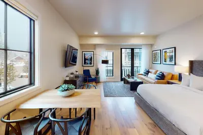 Image de Modern Condo | Juliette Balcony