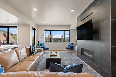 Image de Spacious Condo|Ski In/Out|Gas fireplace